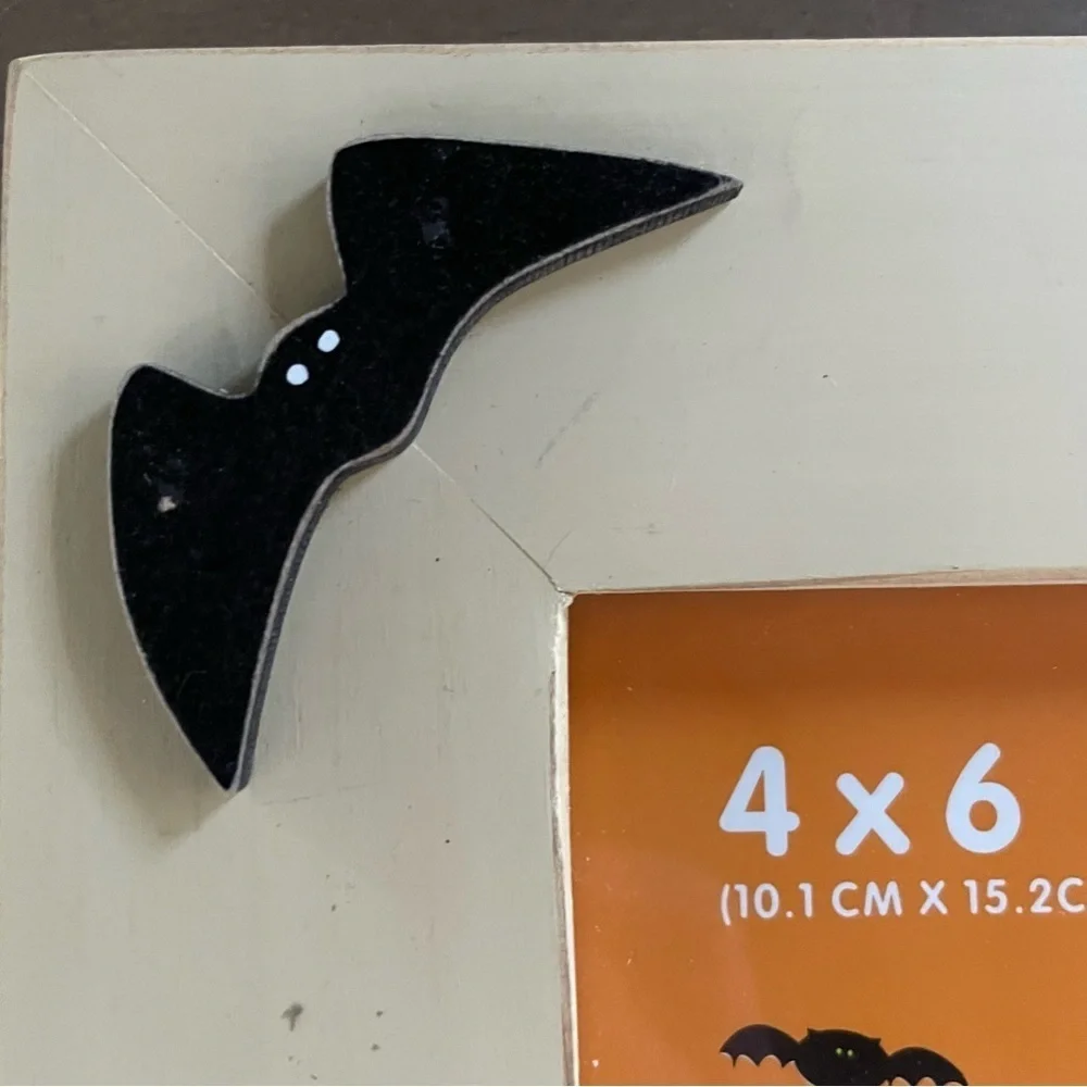 Vintage Target Halloween Bat and Pumpkin 4x6 Photo Frame